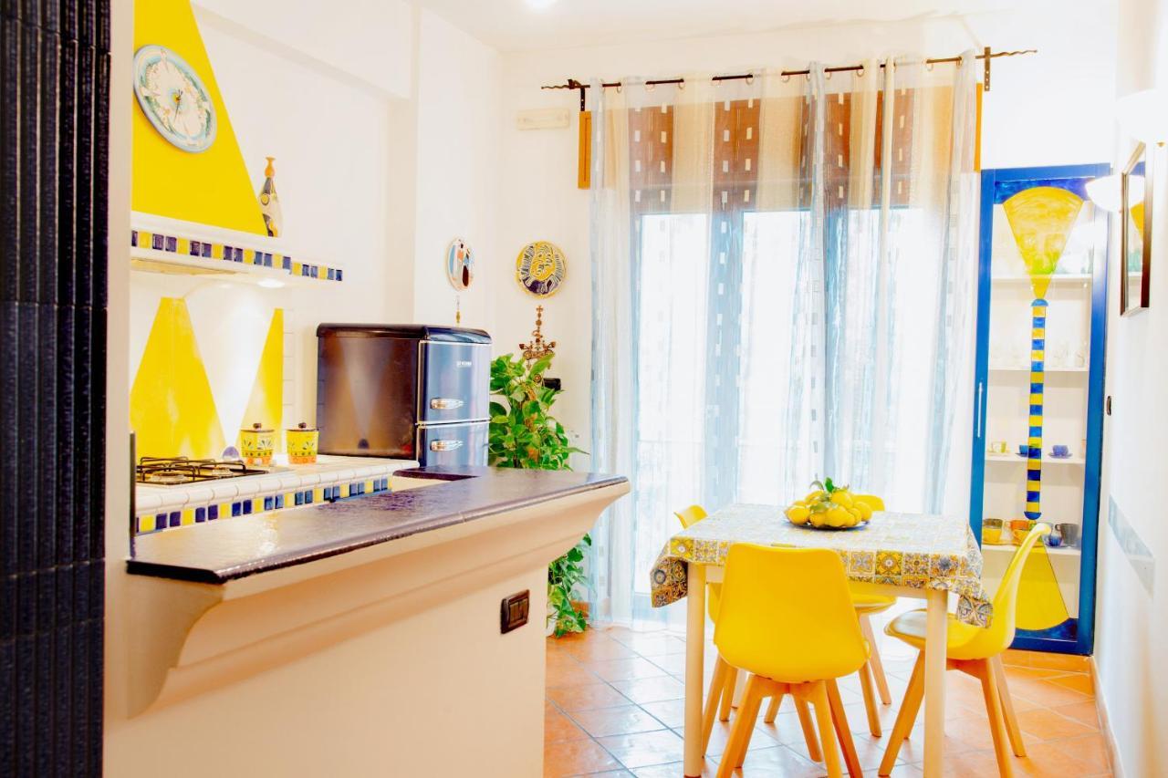 Holiday Home Amalfi Coast Майорі Екстер'єр фото