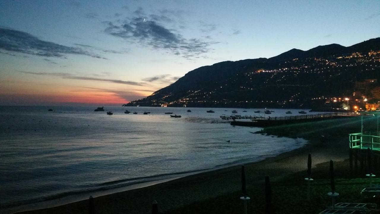 Holiday Home Amalfi Coast Майорі Екстер'єр фото